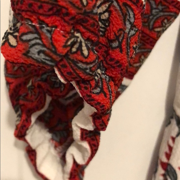 White sundress w red and navy blue flower pattern - Picture 6 of 8